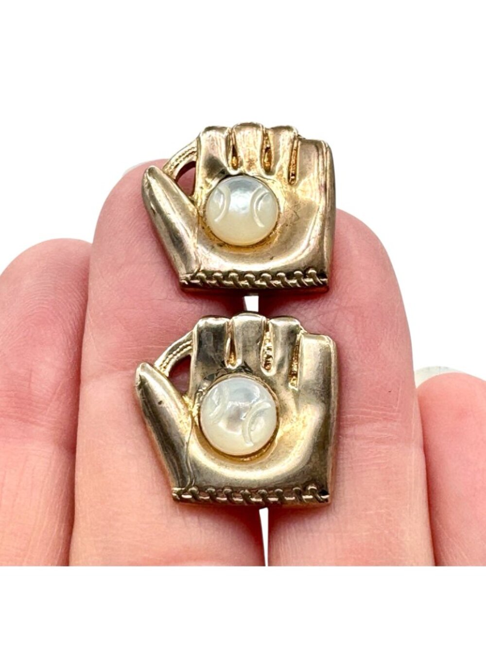 Baseball Motif Cuff Links Tie Clip MOP Baseball in Mitt Gold Tone Vintage 1950s - Picture 2 of 9